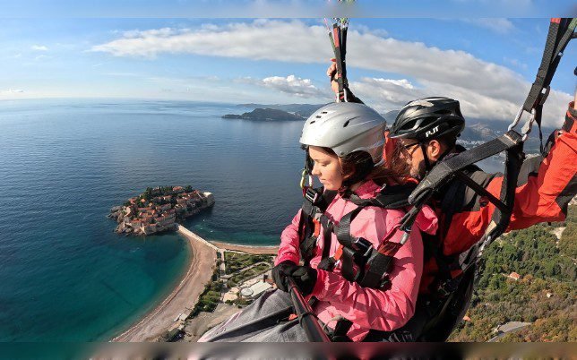 Paragliding VIP flight over Sveti Stefan with licensed instructor